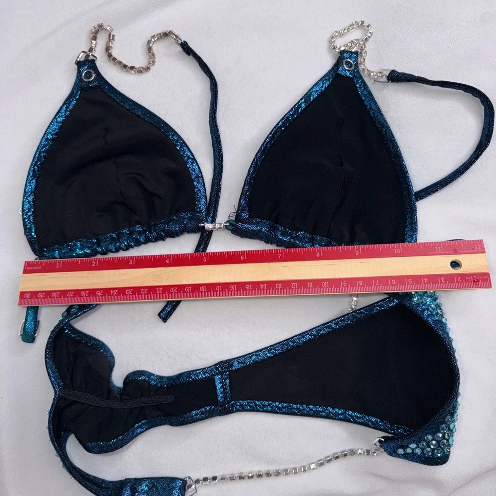 Competition Bikini - Picture 3 of 9